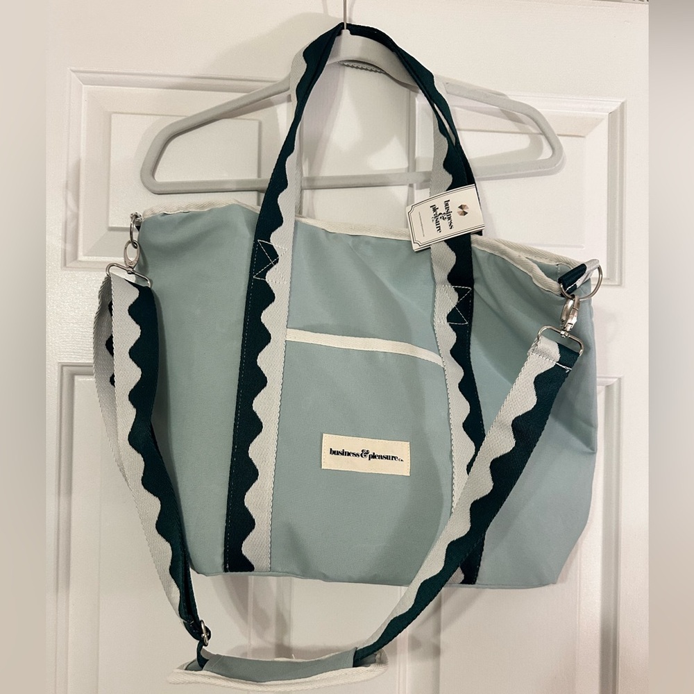 Business and Pleasure brand Insulated cooler tote